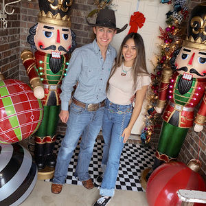 Meet your Posher, Aniston